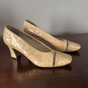 J. Renee Ivory Marble Pumps Elegant Evening Shoes Square Toe Vintage 90's 5.5